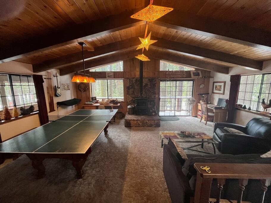 Camp Connell Sweet Retreat: Theater, Pool/Ping-Pong, Quiet! 빌라 외부 사진